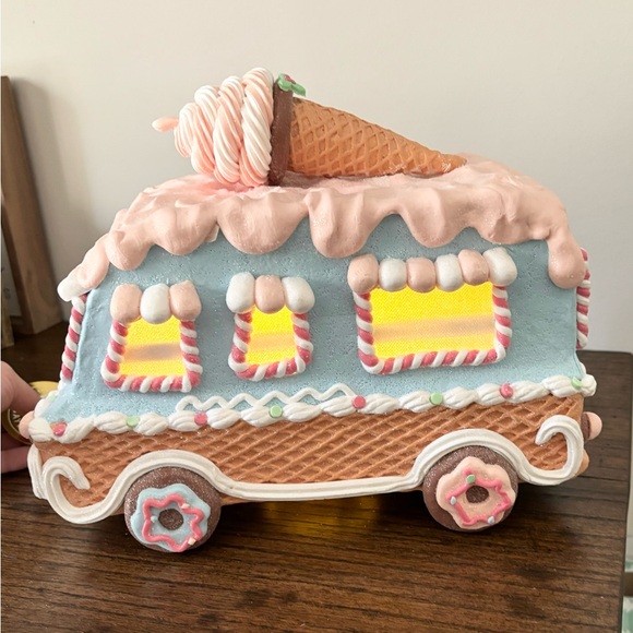 Pastel Santa Snowman LED Ice Cream Truck - Picture 2 of 10